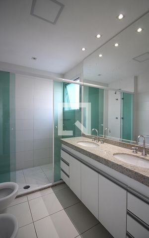 Apartamento para alugar com 155m², 4 quartos e 3 vagasSuíte 2 Banheiro