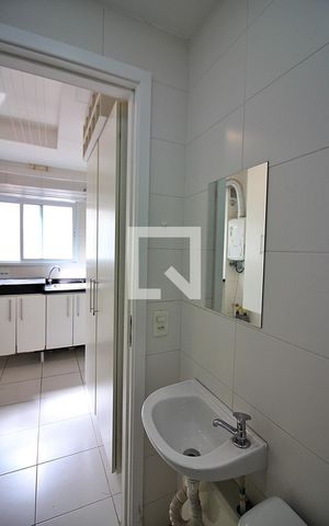 Apartamento para alugar com 155m², 4 quartos e 3 vagasBanheiro de serviço