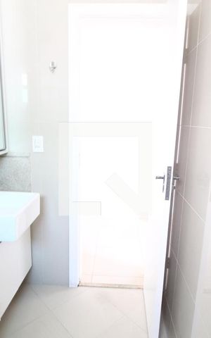 Casa de condomínio para alugar com 300m², 4 quartos e 4 vagasBanheiro do Quarto 2