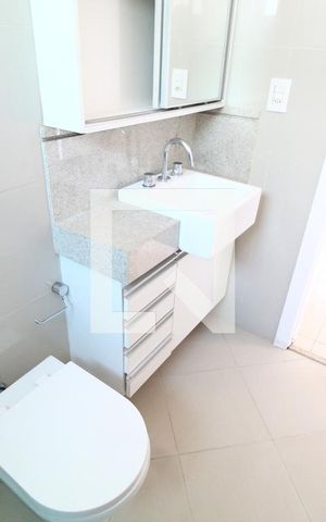Casa de condomínio para alugar com 300m², 4 quartos e 4 vagasBanheiro do Quarto 2