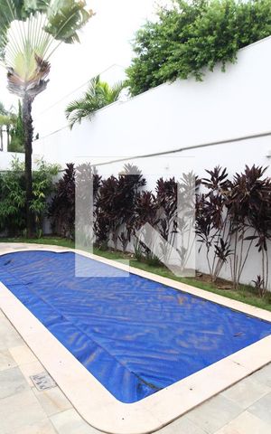 Casa de condomínio para alugar com 300m², 4 quartos e 4 vagasPiscina