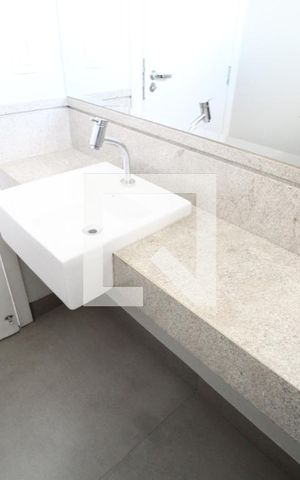 Casa de condomínio para alugar com 300m², 4 quartos e 4 vagasLavabo