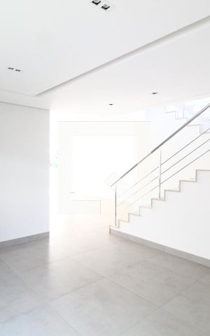 Casa de condomínio para alugar com 300m², 4 quartos e 4 vagasSala 1