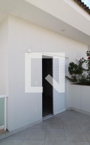Casa de condomínio para alugar com 300m², 4 quartos e 4 vagasSacada do Quarto 2