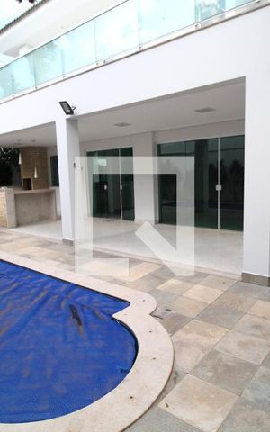Casa de condomínio para alugar com 300m², 4 quartos e 4 vagasPiscina
