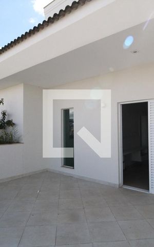 Casa de condomínio para alugar com 300m², 4 quartos e 4 vagasSacada do Quarto 1