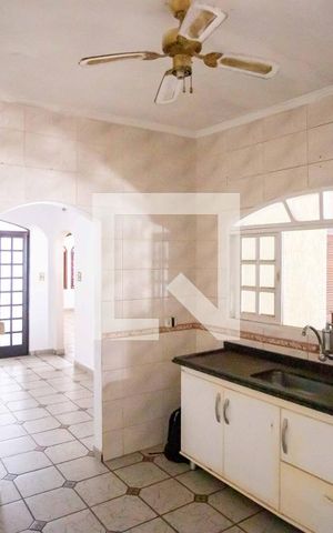 Casa à venda com 405m², 2 quartos e 1 vagaCozinha