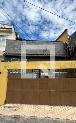 Casa à venda com 211m², 5 quartos e 1 vagaFachada + plaquinha