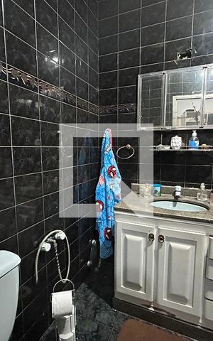 Casa à venda com 211m², 5 quartos e 1 vagaBanheiro