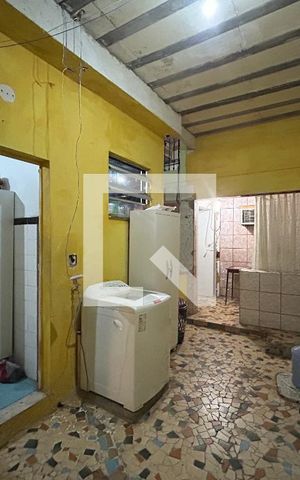 Casa à venda com 211m², 5 quartos e 1 vagaÁrea de Serviço