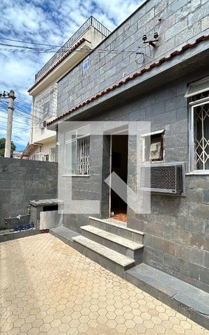 Casa à venda com 211m², 5 quartos e 1 vagaFachada