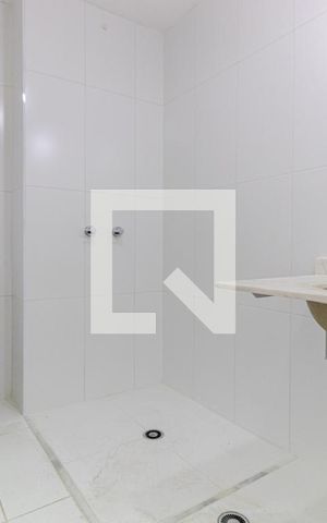 Studio à venda com 28m², 1 quarto e sem vaga Studio à venda com 28m², 1 quarto e sem vagaBanheiro