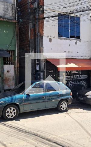 Casa à venda com 90m², 3 quartos e sem vaga Casa à venda com 90m², 3 quartos e sem vagaFachada