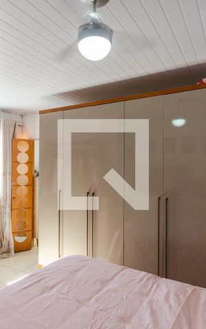 Casa à venda com 90m², 3 quartos e sem vaga Casa à venda com 90m², 3 quartos e sem vagaSuíte