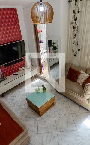 Casa à venda com 90m², 3 quartos e sem vaga Casa à venda com 90m², 3 quartos e sem vagaSala