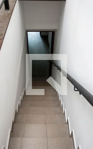 Casa à venda com 288m², 4 quartos e 2 vagasEscada