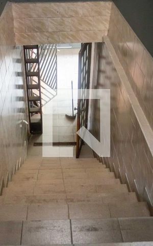 Casa à venda com 288m², 4 quartos e 2 vagasEscada