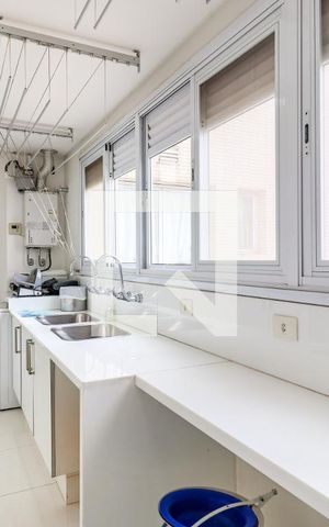 Apartamento à venda com 234m², 3 quartos e 4 vagas Apartamento à venda com 234m², 3 quartos e 4 vagasÁrea de Serviço