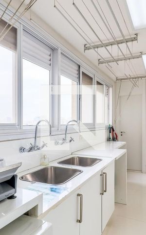 Apartamento à venda com 234m², 3 quartos e 4 vagas Apartamento à venda com 234m², 3 quartos e 4 vagasÁrea de Serviço