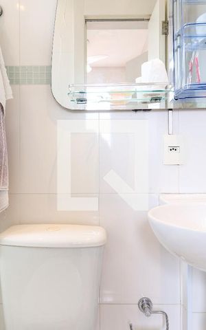 Apartamento à venda com 234m², 3 quartos e 4 vagas Apartamento à venda com 234m², 3 quartos e 4 vagasBanheiro de Serviço