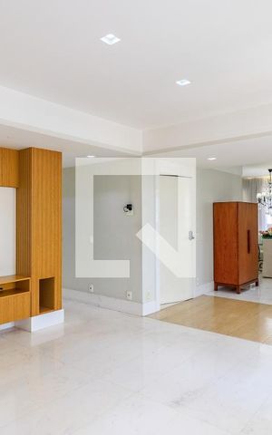 Apartamento à venda com 234m², 3 quartos e 4 vagas Apartamento à venda com 234m², 3 quartos e 4 vagasSala