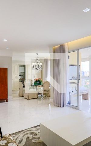 Apartamento à venda com 234m², 3 quartos e 4 vagas Apartamento à venda com 234m², 3 quartos e 4 vagasSala