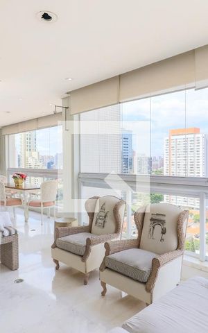 Apartamento à venda com 234m², 3 quartos e 4 vagas Apartamento à venda com 234m², 3 quartos e 4 vagasVaranda Gourmet
