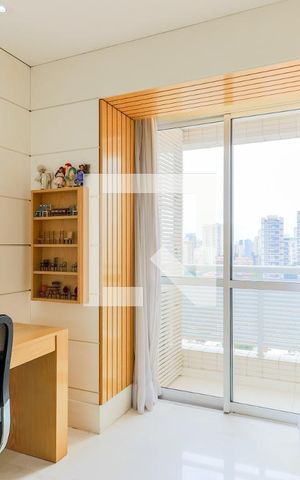 Apartamento à venda com 234m², 3 quartos e 4 vagas Apartamento à venda com 234m², 3 quartos e 4 vagasQuarto