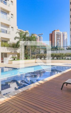 Apartamento à venda com 234m², 3 quartos e 4 vagas Apartamento à venda com 234m², 3 quartos e 4 vagasÁrea comum - Piscina