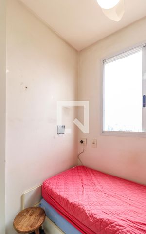 Apartamento à venda com 234m², 3 quartos e 4 vagas Apartamento à venda com 234m², 3 quartos e 4 vagasQuarto de Serviço