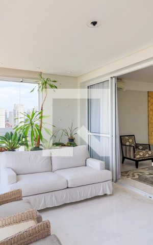 Apartamento à venda com 234m², 3 quartos e 4 vagas Apartamento à venda com 234m², 3 quartos e 4 vagasVaranda Gourmet
