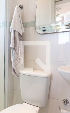 Apartamento à venda com 234m², 3 quartos e 4 vagas Apartamento à venda com 234m², 3 quartos e 4 vagasBanheiro de Serviço