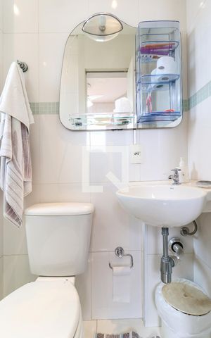 Apartamento à venda com 234m², 3 quartos e 4 vagas Apartamento à venda com 234m², 3 quartos e 4 vagasBanheiro de Serviço