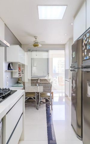 Apartamento à venda com 234m², 3 quartos e 4 vagas Apartamento à venda com 234m², 3 quartos e 4 vagasCozinha
