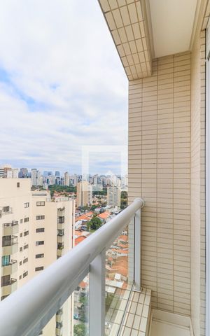 Apartamento à venda com 234m², 3 quartos e 4 vagas Apartamento à venda com 234m², 3 quartos e 4 vagasVaranda da Suíte 2