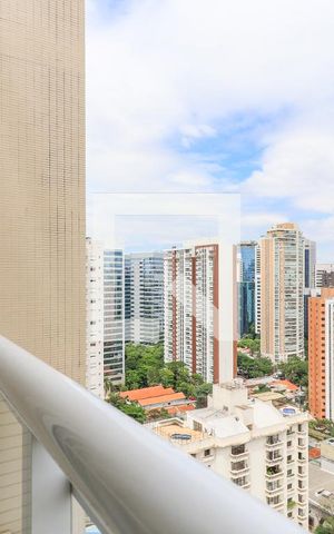 Apartamento à venda com 234m², 3 quartos e 4 vagas Apartamento à venda com 234m², 3 quartos e 4 vagasVaranda da Suíte 2