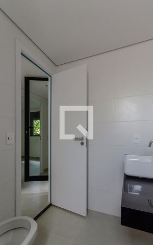 Casa de condomínio à venda com 170m², 2 quartos e 2 vagas Casa de condomínio à venda com 170m², 2 quartos e 2 vagasBanheiro Social