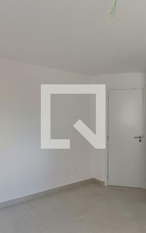 Casa de condomínio à venda com 170m², 2 quartos e 2 vagas Casa de condomínio à venda com 170m², 2 quartos e 2 vagasSuíte