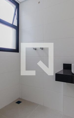 Casa de condomínio à venda com 170m², 2 quartos e 2 vagas Casa de condomínio à venda com 170m², 2 quartos e 2 vagasBanheiro da Suíte
