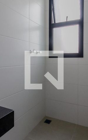 Casa de condomínio à venda com 170m², 2 quartos e 2 vagas Casa de condomínio à venda com 170m², 2 quartos e 2 vagasBanheiro Social
