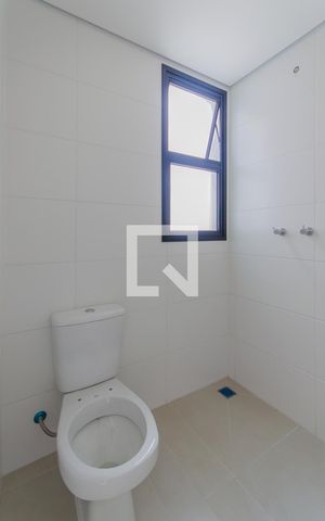 Casa de condomínio à venda com 170m², 2 quartos e 2 vagas Casa de condomínio à venda com 170m², 2 quartos e 2 vagasBanheiro da Suíte