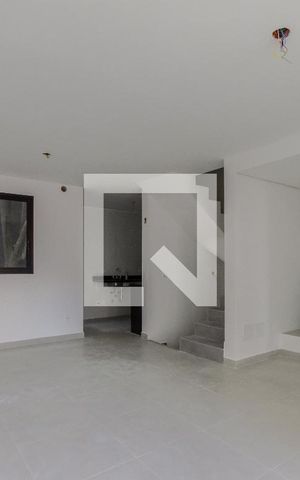 Casa de condomínio à venda com 170m², 2 quartos e 2 vagas Casa de condomínio à venda com 170m², 2 quartos e 2 vagasSala
