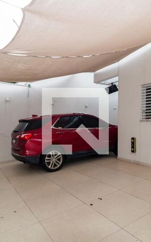 Casa à venda com 295m², 4 quartos e 4 vagasGaragem
