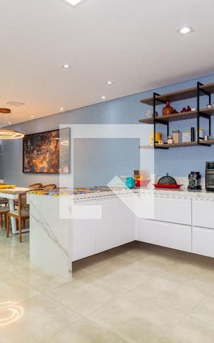 Casa à venda com 295m², 4 quartos e 4 vagasCozinha