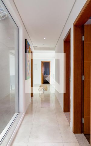 Casa à venda com 295m², 4 quartos e 4 vagasCorredor