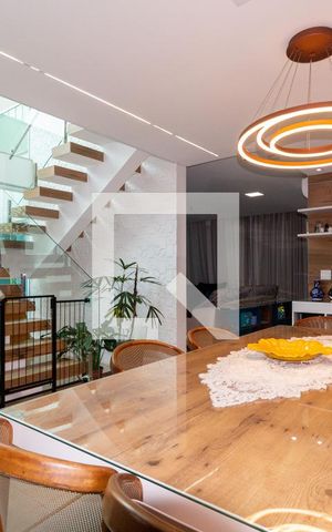 Casa à venda com 295m², 4 quartos e 4 vagasSala de Jantar