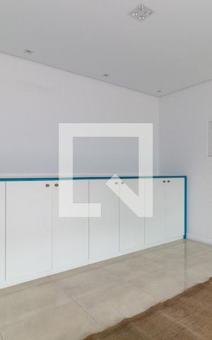Casa à venda com 295m², 4 quartos e 4 vagasEscritório
