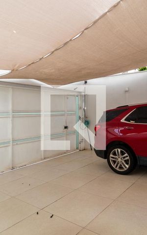 Casa à venda com 295m², 4 quartos e 4 vagasGaragem