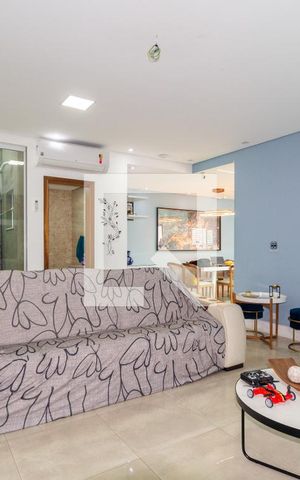 Casa à venda com 295m², 4 quartos e 4 vagasSala de Estar