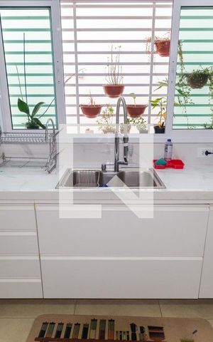 Casa à venda com 295m², 4 quartos e 4 vagasDetalhe - Cozinha
